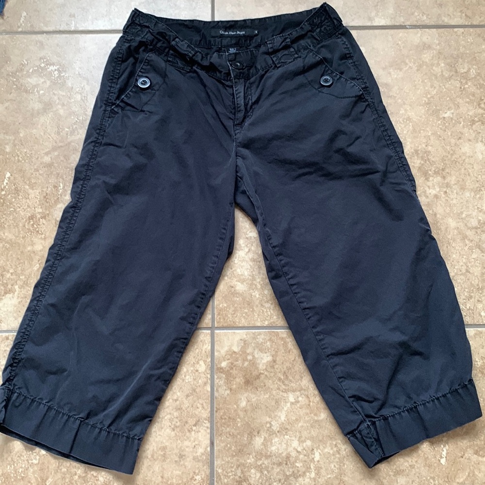 Calvin Klein cropped wide-legged women’s black pants. Size 6 100% cotton